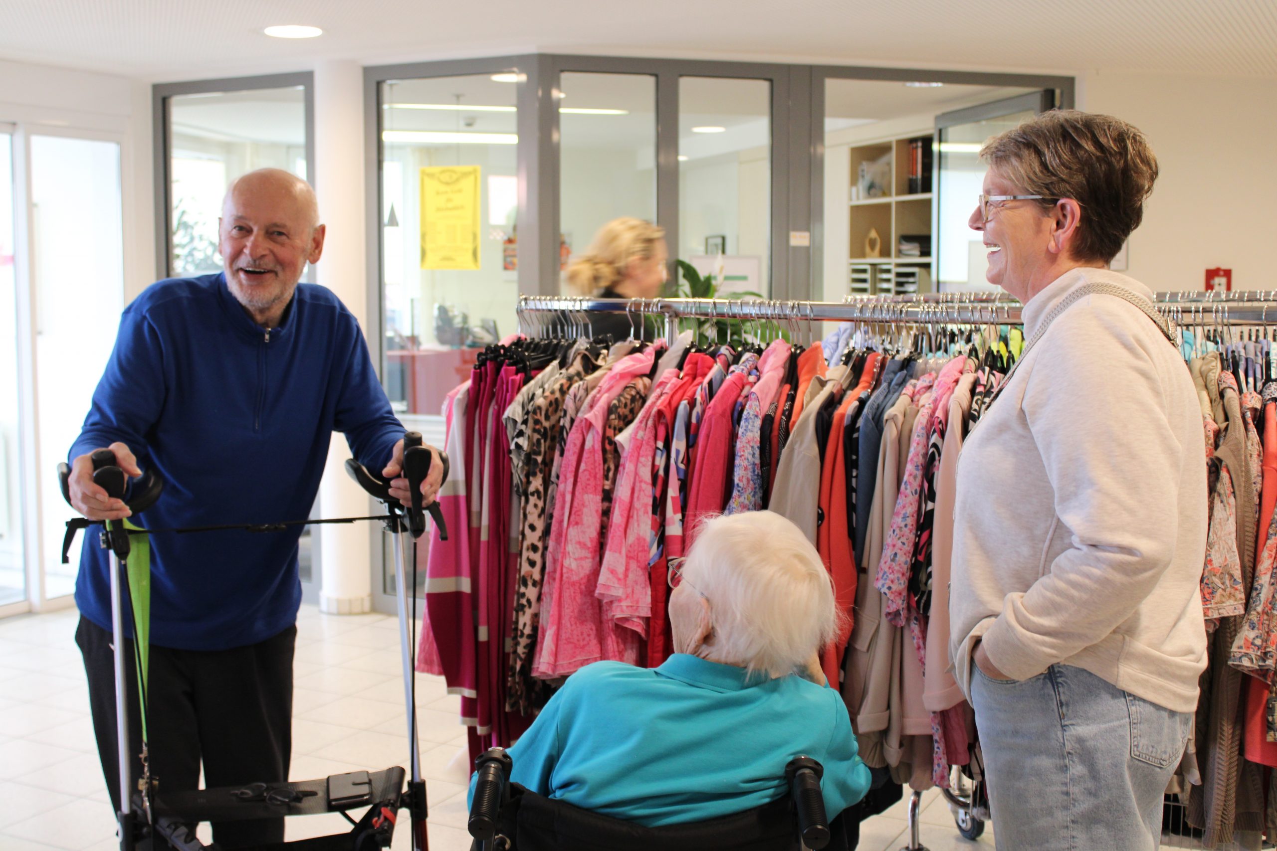 Modeverkauf im Café Rosenrot